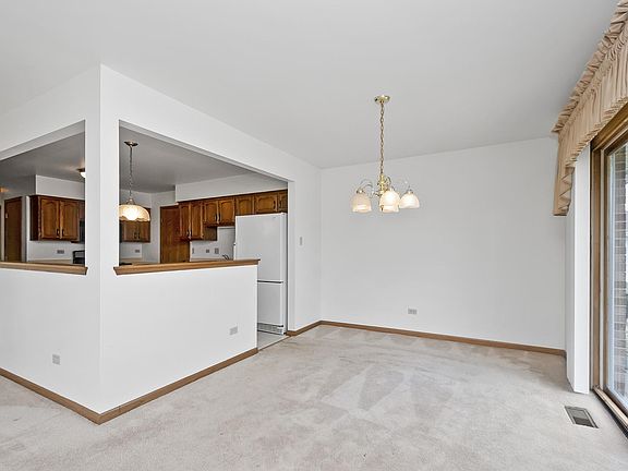 4th image of 17718 Washington Ct