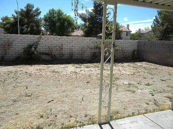 4th image of 624 Whispering Palms Dr