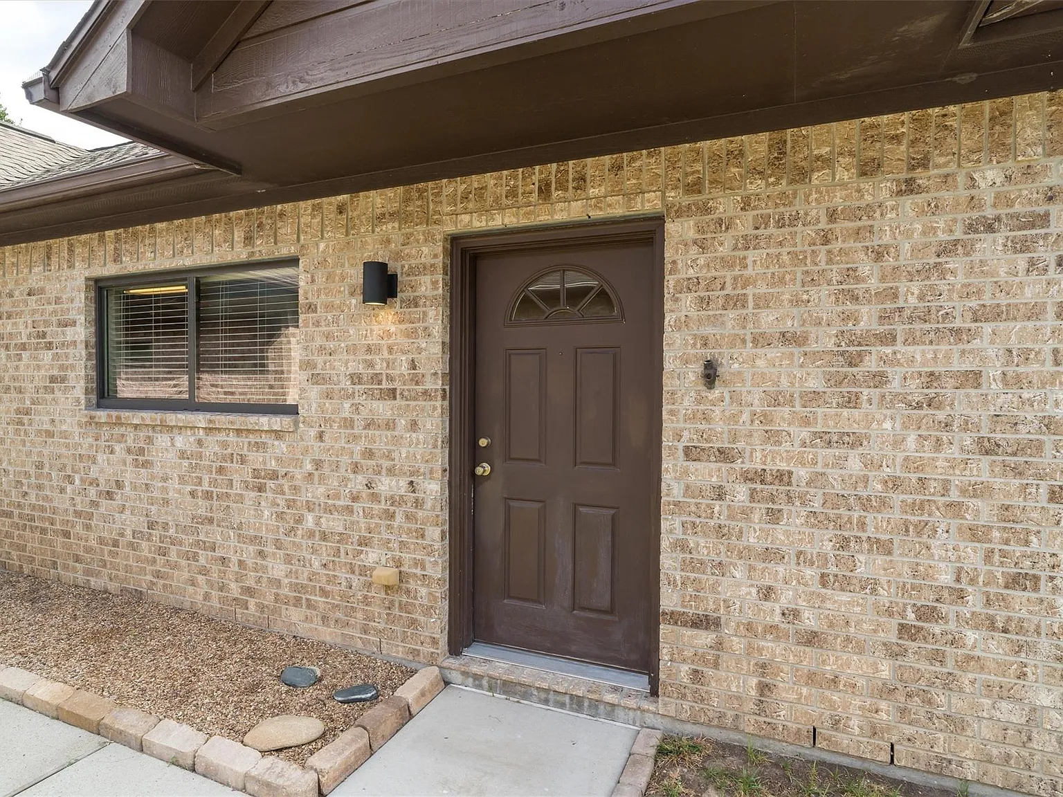 2 bed, 2.0 bath, 1080 sqft, $1,700 — Photo 3