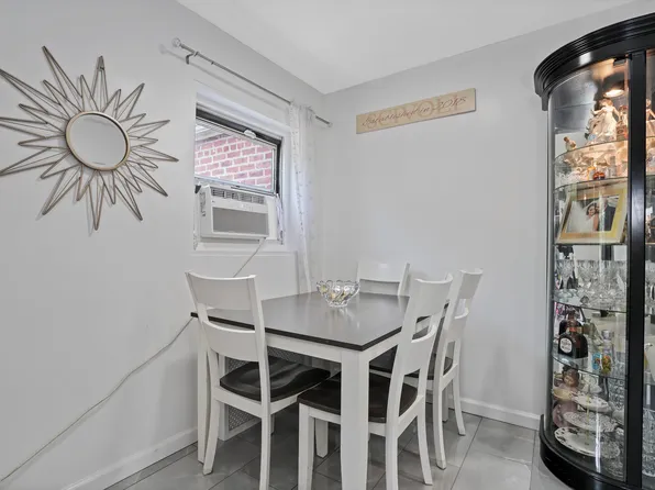 1001 Shore Parkway image 10 of 19