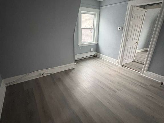 4th image of 243 S Clinton St APT 3