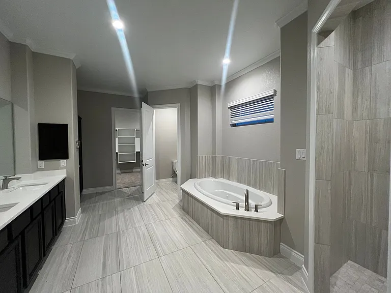 4811 Viewcrest Rd — Photo 12