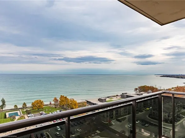301 Frances Ave #1808, Hamilton, ON L8E 3W6