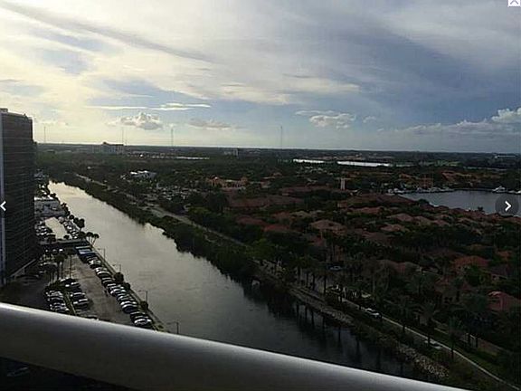 4th image of 20505 E Country Club Dr APT 2031