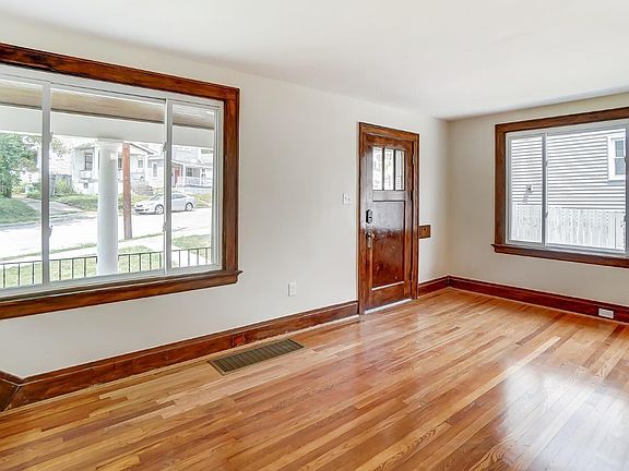 4th image of 4650 Howard Ave