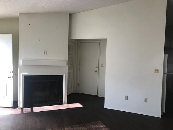 3rd image of 100 Heritage Dr