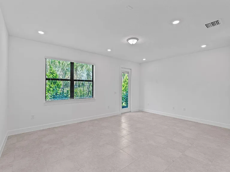 4291 Efendi Dr #0 — Photo 10