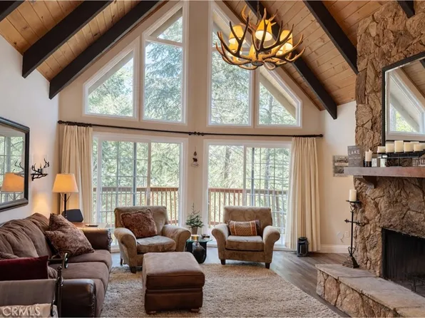 27334 Pinewood Dr, Lake Arrowhead, CA 92352