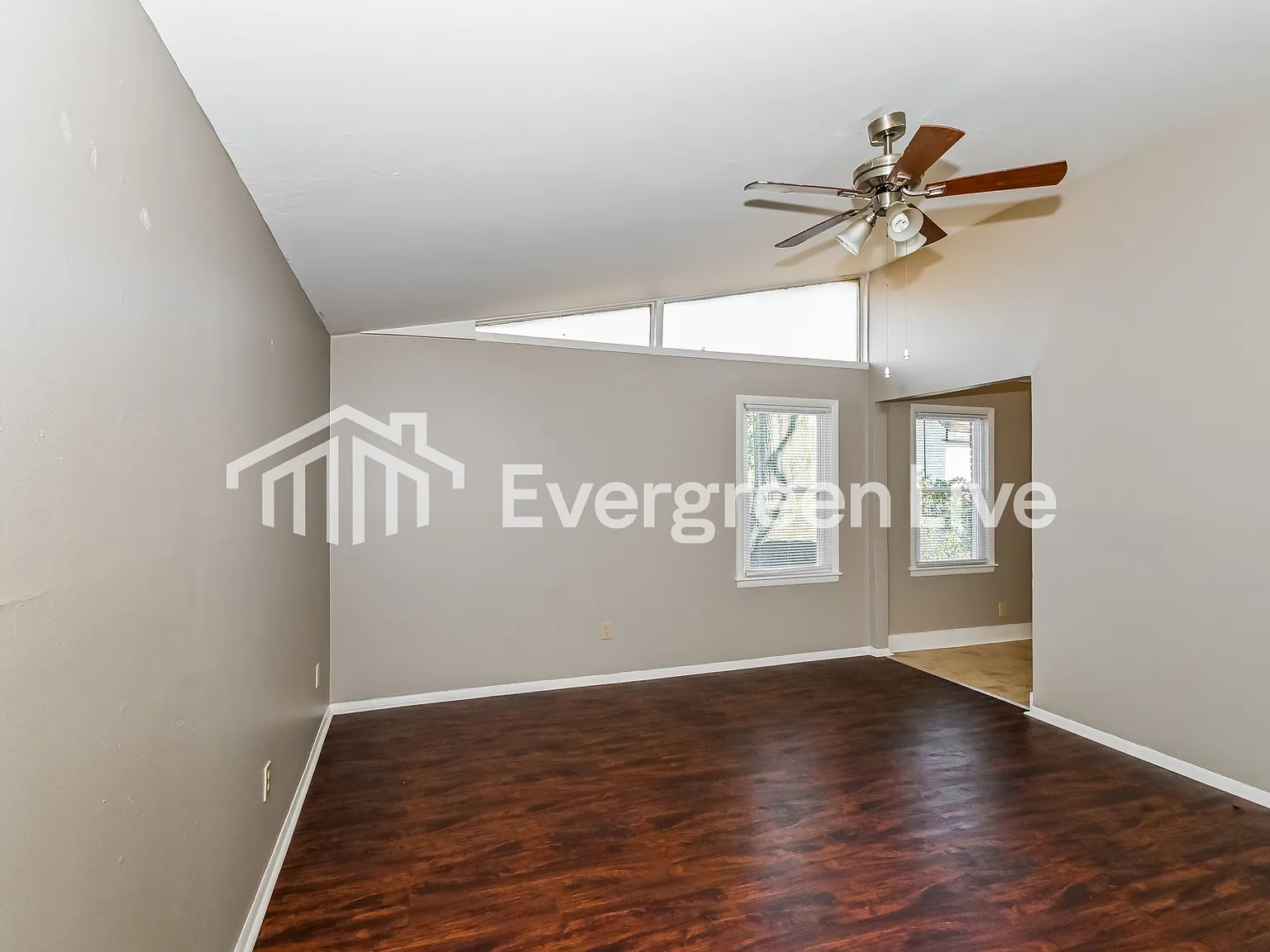 3 bed, 2.0 bath, 1334 sqft, $1,245 — Photo 3