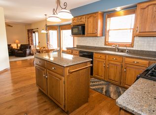 720 Pennington Pl, Vadnais Heights, MN 55127