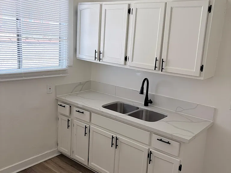 503 Union Dr — Photo 19