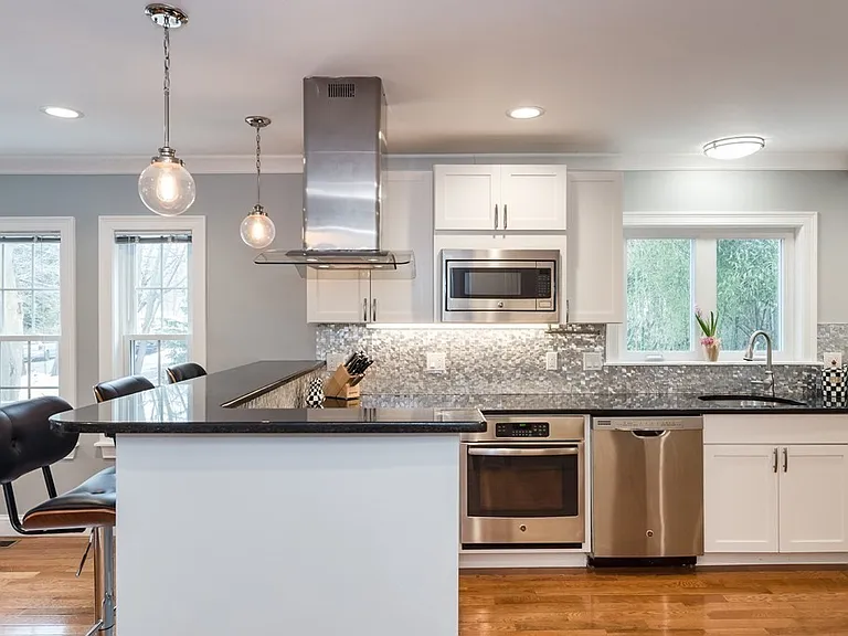 141 Williams St #1 — Photo 1