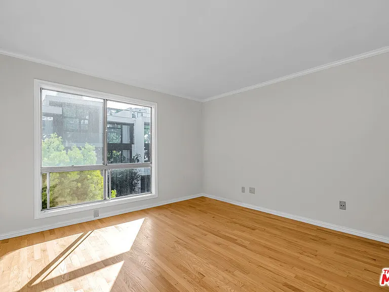 9061 Keith Ave #204 — Photo 11