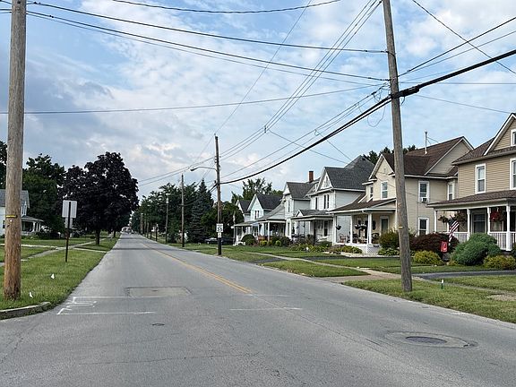 4th image of 535 Castalia St