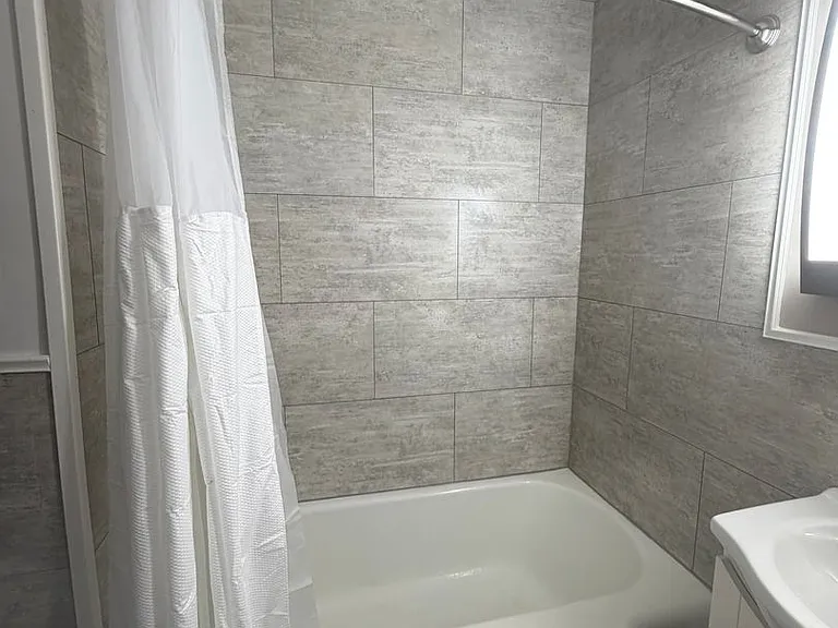 807 N St — Photo 3