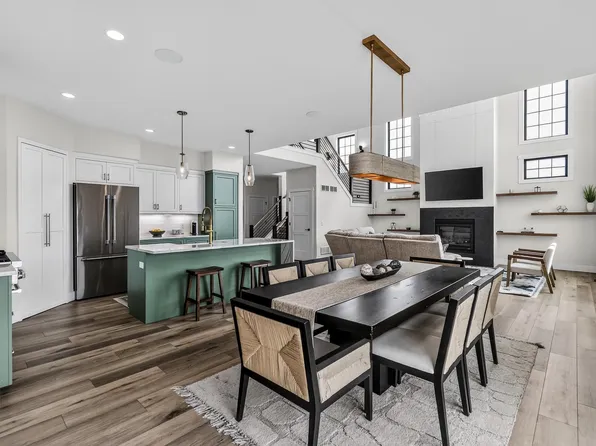 6629 Morning Dew Ln, Sun Prairie, WI 53590