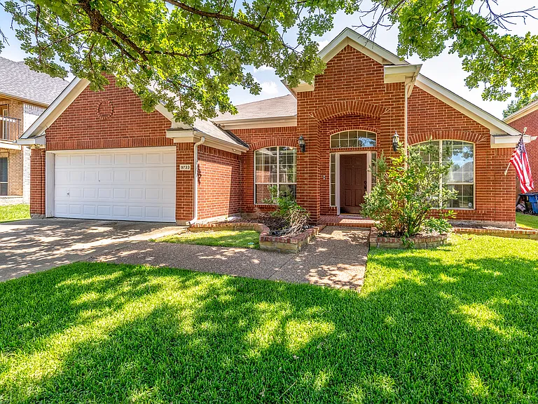 9733 Lovers Ln — Photo 2