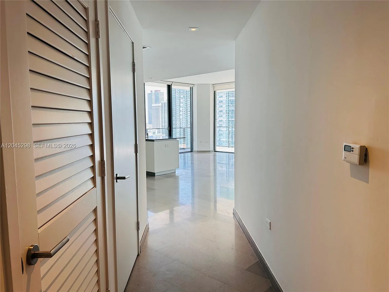 Rise Condo — Photo 2
