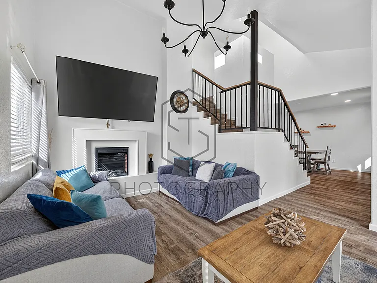 350 Brightwood Ave — Photo 3