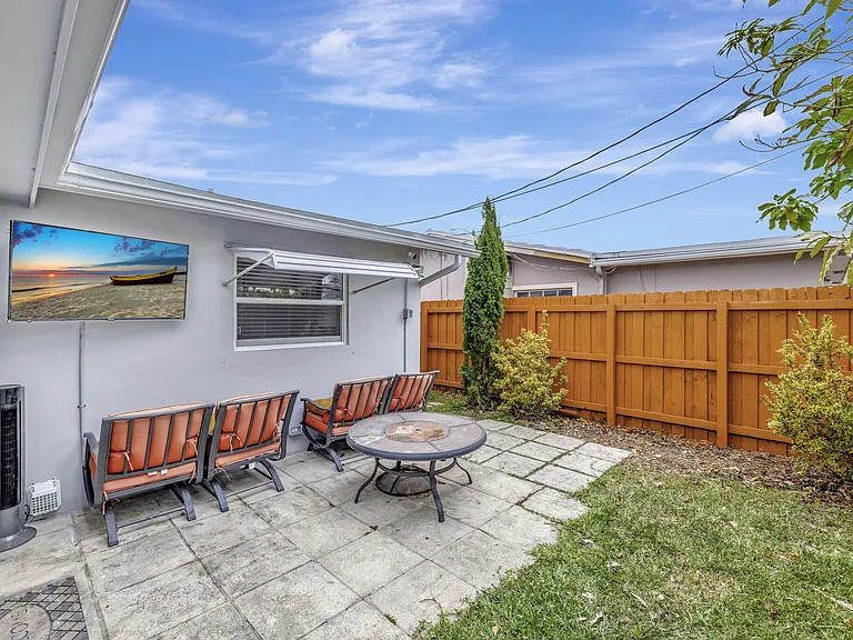 4901 NW 27th Way — Photo 24