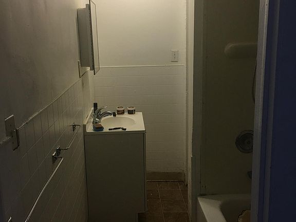 5th image of 1968 E 126th St #2