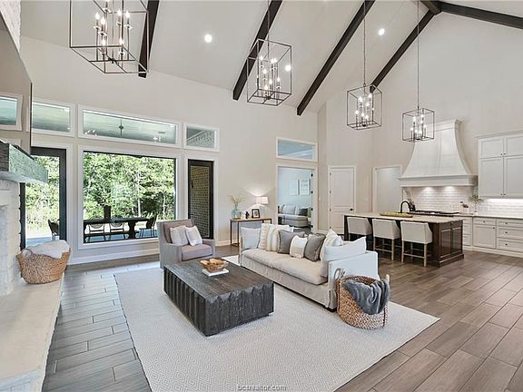 3rd image of 1231 Quarry Oaks Dr