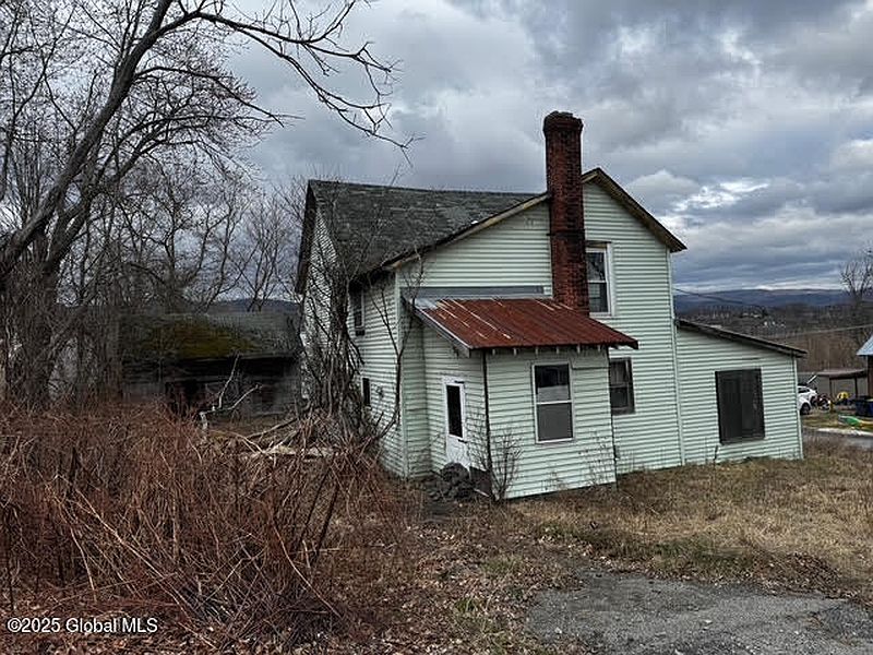 3rd image of 48 Treadway Street