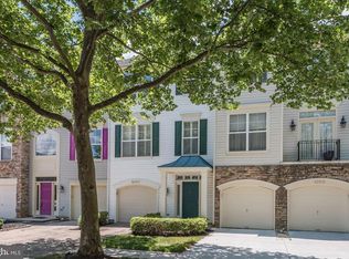 42917 Golf View Dr, Chantilly, VA 20152