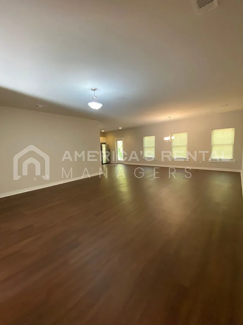 Home for Rent in McCalla, AL VIEW with 48 Hour Notice. — Photo 4