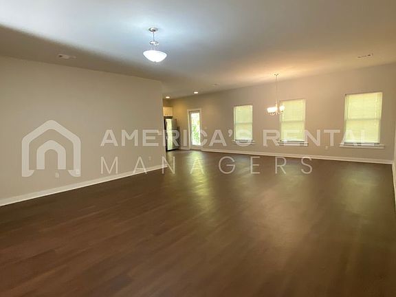 4th image of 10953 Woodland Dr