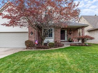 8801 Parkside Dr, Livonia, MI 48150