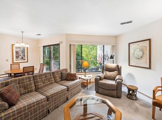 1600 W Green Tree Rd APT 214, Glendale, WI 53209