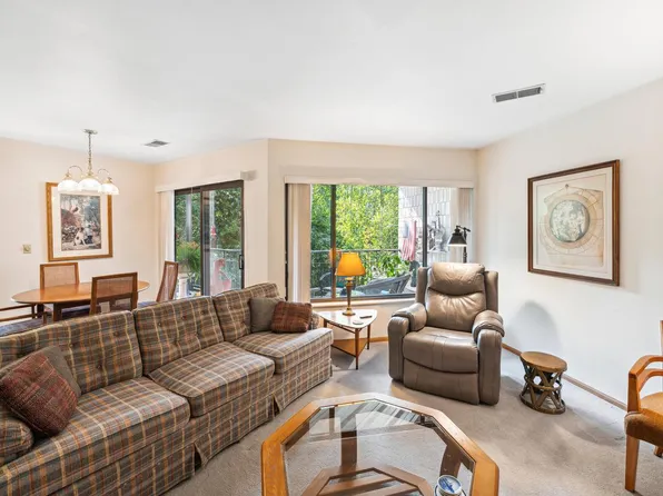 1600 West Green Tree ROAD #214, Glendale, WI 53209