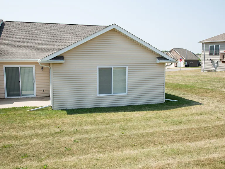 2270 Fawnview Dr — Photo 14