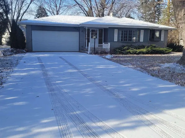 2847 Stoney Beach Ln, Oshkosh, WI 54902