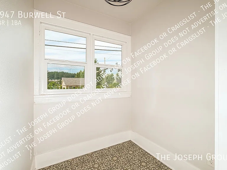 1947 Burwell St — Photo 11