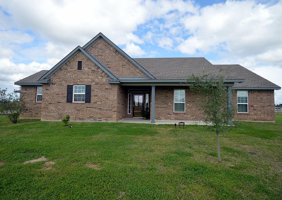 1st image of 32718 Atlas Cedar Dr