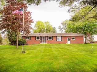 1569 212th St, Waverly, IA 50677