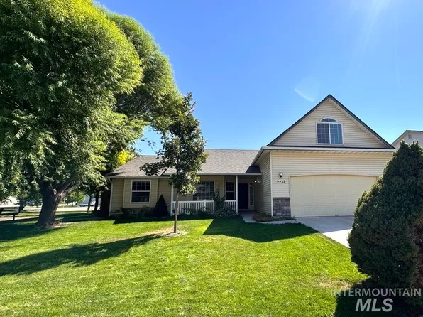 2237 W Lake Pointe Ct, Nampa, ID 83651