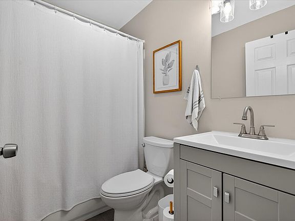 5th image of 42 Park St APT 1