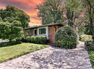 208 Yeonas Dr SW, Vienna, VA 22180