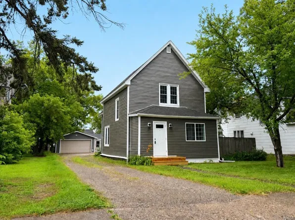 816 N Summit St, Spooner, WI 54801