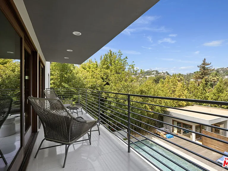 2035 De Mille Dr — Photo 16