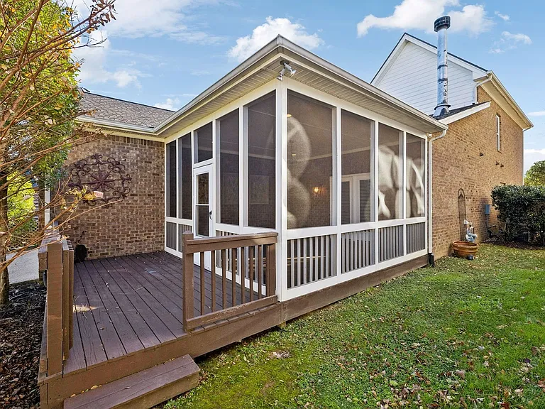 524 Pennystone Dr — Photo 37