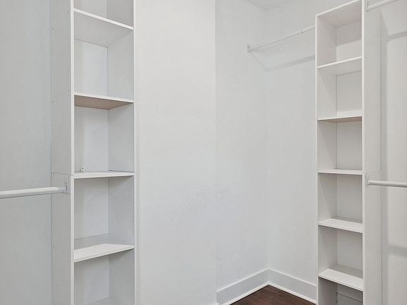 5th image of 2229 W Augusta Blvd #1