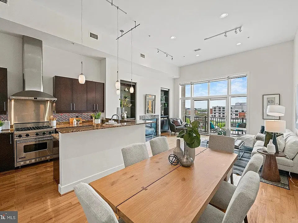 1332 Belmont St NW #301