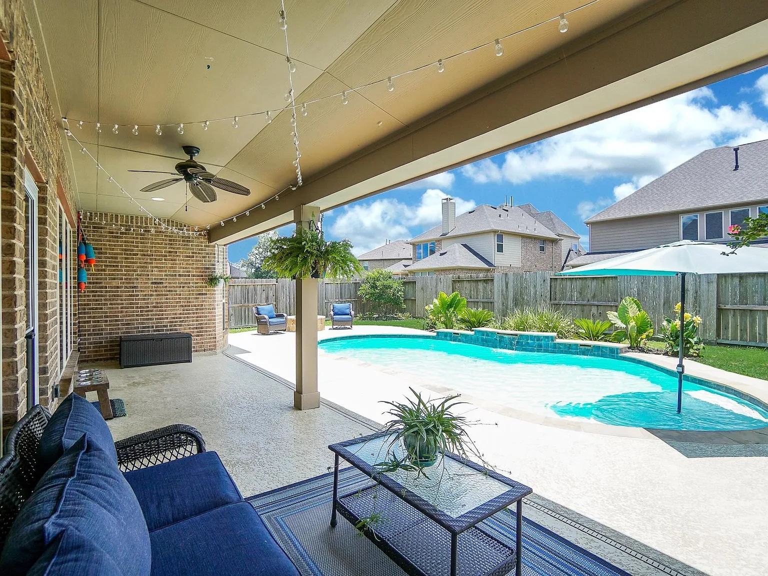 5 bed, 3.5 bath, 3506 sqft, $4,500 — Photo 2