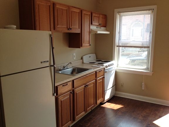 2nd image of 1901 W 8th St #1