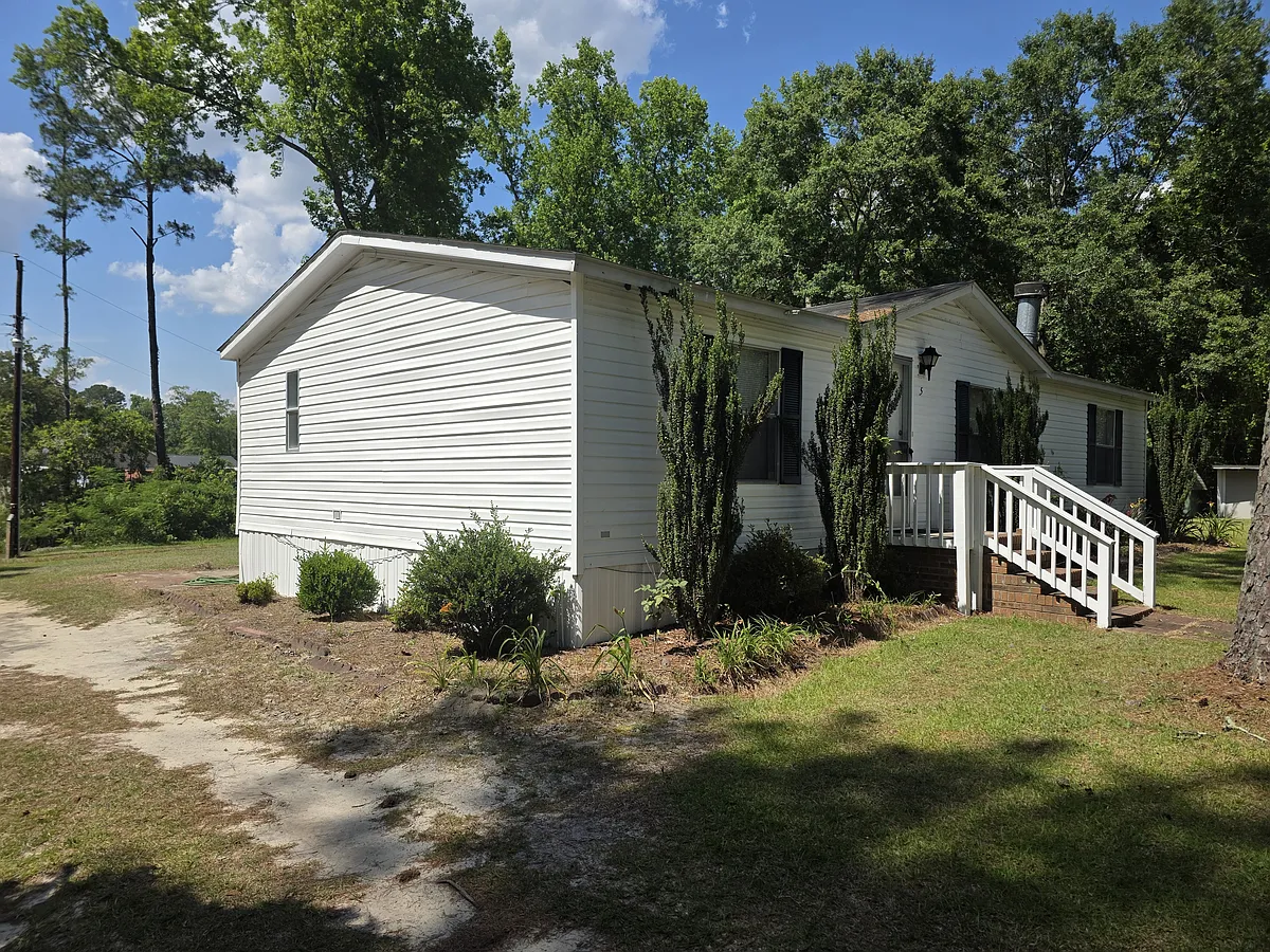 Building Photo - 2221 Tall Pines Rd