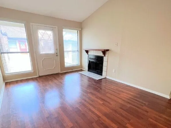 806 1/2 W 24th St, Austin, TX 78705